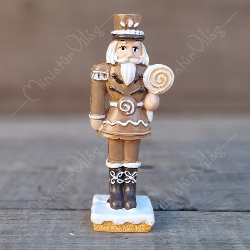 Diótörő Figura
