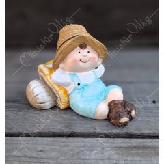Kerámia Kisfiú gombával figura