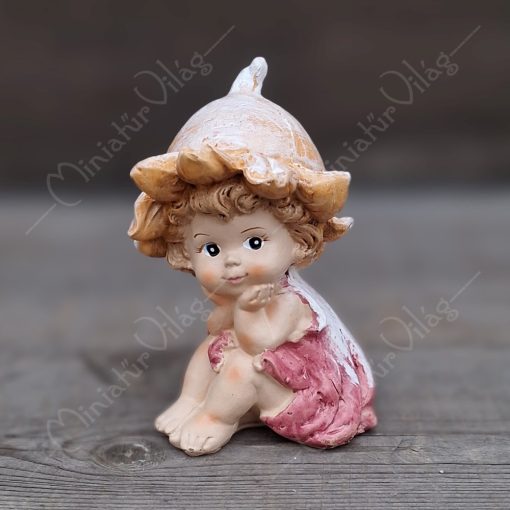 Kislány figura