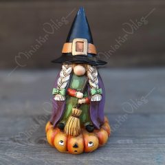 Halloween Boszorkány Manó Tökön Figura 
